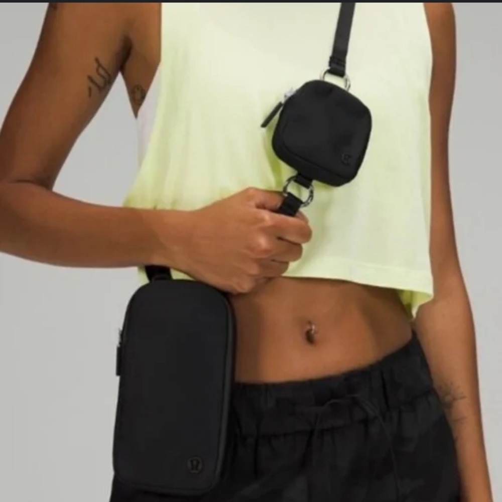 NEW LULULEMON MODULAR PHONE CROSSBODY FLEECE BLACK ONE SIZE